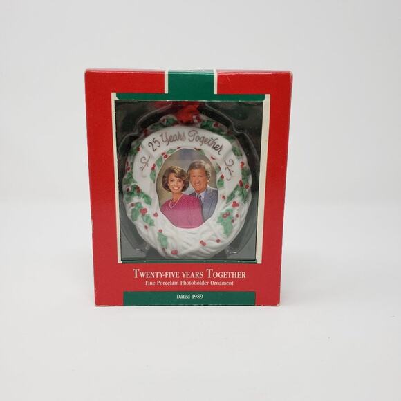 1989 Hallmark Twenty-Five Years Together Fine Porcelain Photo Holder Ornament - Picture 1 of 5
